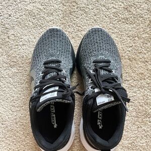 Nike Women’s Shoes React Infinity in Size 8